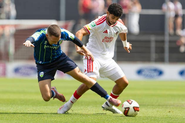 Regionalliga West: 1. FC Köln U21, U 21 - FC Gütersloh, 16.08.2026 Phil Beckhoff (FC Gütersloh, 8), Fayssal Harchaoui (1. FC Köln U21, 15). Regionalliga West, 1. FC Köln U21 - FC Gütersloh, 3. Spieltag, am 16.08.2026, Franz-Kremer-Stadion, Köln *** Regionalliga West: 1. FC Köln U21 vs. FC Gütersloh, August 16, 2026; Phil Beckhoff (FC Gütersloh), 8; Fayssal Harchaoui (1. FC Köln U21), 15; Regionalliga West, 1 FC Cologne U21 vs. FC Gütersloh, Matchday 3, August 16, 2026, Franz Kremer Stadium, Cologne Copyright: xBEAUTIFULxSPORTS Meuselx