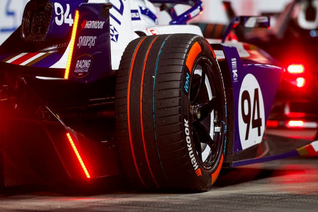 2026 FORMULA E LONDON ePRIX 94 WEHRLEIN Pascal (ger), Porsche Formula E Team, Porsche 99X Electric, action during the London ePrix, 16th and 17th round of the 2025-26 ABB FIA Formula E World Championship, WM, Weltmeisterschaft on the ExCel London Circuit from August 14 to 16, 2026 in London, United Kingdom -  Copyright: xGREGORYxLENORMANDx