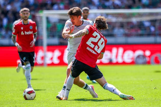 2026.08.16, xkwix, Fußball, 2. Bundesliga, Hannover 96 - VfL Wolfsburg, Heinz von Heiden Arena, 2.Spieltag, Saison 2026 2027: Kolja Oudenne (Hannover 96 29) im Zweikampf gegen Joakim Maehle (VfL Wolfsburg 21) DFB regulations prohibit any use of photographs as image sequences and or quasi-video. Photo: xKamilxWilkowskixPressefotoKochx Niedersachsen Deutschland *** August 16, 2026, xkwix, Soccer, 2. Bundesliga, Hannover 96 vs. VfL Wolfsburg, Heinz von Heiden Arena, Matchday 2, 2026–2027 Season: Kolja Oudenne of Hannover 96 (No. 29) in a tackle against Joakim Maehle of VfL Wolfsburg (No. 21). DFB regulations prohibit any use of photographs as image sequences and or quasi-video. Photo: xKamilxWilkowskixPressefotoKochx, Lower Saxony Germany