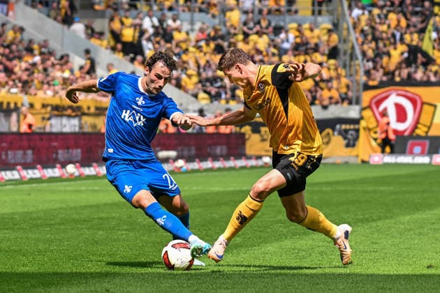 Fußball I Herren I Saison 2026-2027 I 2. Bundesliga I 2. Spieltag I SG Dynamo Dresden - SV Darmstadt 98 I 16.08.2026 Zweikampf Christopher Lannert (28, SV Darmstadt 98) gegen Alexander Rossipal (19, SG Dynamo Dresden) Dresden Rudolf-Harbig-Stadion (Lennestr. 12) Sachsen Deutschland *** Soccer I Men s I 2026–2027 Season I 2. Bundesliga I Matchday 2 I SG Dynamo Dresden vs. SV Darmstadt 98 I August 16, 2026, tackle between Christopher Lannert (28), SV Darmstadt 98 vs. Alexander Rossipal (19), SG Dynamo Dresden, Rudolf Harbig Stadium, Lennestr. 12, Saxony, Germany Copyright: xLobeca InesxHähnelx