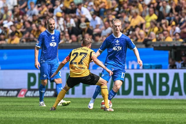 Fußball I Herren I Saison 2026-2027 I 2. Bundesliga I 2. Spieltag I SG Dynamo Dresden - SV Darmstadt 98 I 16.08.2026 Zweikampf Niklas Hauptmann (27, SG Dynamo Dresden), Kai Klefisch (17, SV Darmstadt 98) Dresden Rudolf-Harbig-Stadion (Lennestr. 12) Sachsen Deutschland *** Soccer I Men s I 2026–2027 Season I 2. Bundesliga I Matchday 2 I SG Dynamo Dresden vs. SV Darmstadt 98 I August 16, 2026 Tackle between Niklas Hauptmann (27), SG Dynamo Dresden, and Kai Klefisch (17), SV Darmstadt 98, Dresden, Rudolf Harbig Stadium, Lennestr. 12, Saxony, Germany Copyright: xLobeca InesxHähnelx