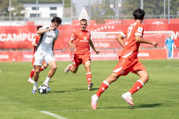 16.08.2026, xhfmx, Fussball Regionalliga Suedwest, FSV Mainz 05 U23 - FSV Frankfurt Filip Pandza (FSV Frankfurt, 22) im Dribbling (DFL DFB REGULATIONS PROHIBIT ANY USE OF PHOTOGRAPHS as IMAGE SEQUENCES and or QUASI-VIDEO) Mainz *** August 16, 2026, xhfmx, Regionalliga Southwest Soccer, FSV Mainz 05 U23 vs. FSV Frankfurt, Filip Pandza (FSV Frankfurt), 22, dribbling. DFL and DFB regulations prohibit any use of photographs as image sequences and or quasi-video. Mainz