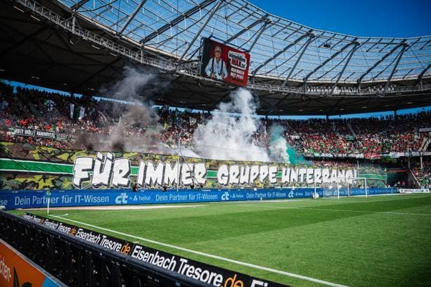 2. Bundesliga: Hannover 96 vs. VfL Wolfsburg, 16.08.2026 Choreografie, Pyrotechnik von der Nordkurve der Fans Hannover 96: Für immer Gruppe Unterrang; Fußball, 2. Bundesliga, 2. Spieltag: Hannover 96 vs. VfL Wolfsburg am 16.08.2026 in der Heinz von Heiden Arena, Hannover DFL REGULATIONS PROHIBIT ANY USE OF PHOTOGRAPHS AS IMAGE SEQUENCES AND OR QUASI-VIDEO. *** 2. Bundesliga: Hannover 96 vs. VfL Wolfsburg, August 16, 2026—Choreography and pyrotechnics by the Hannover 96 Für immer fan group in the North Stand, Lower Tier, Soccer, 2. Bundesliga, Matchday 2: Hannover 96 vs. VfL Wolfsburg on August 16, 2026, at the Heinz von Heiden Arena, Hannover. DFL regulations prohibit any use of photographs as image sequences and or quasi-video. Copyright: xBEAUTIFULxSPORTS Tonhäuserx