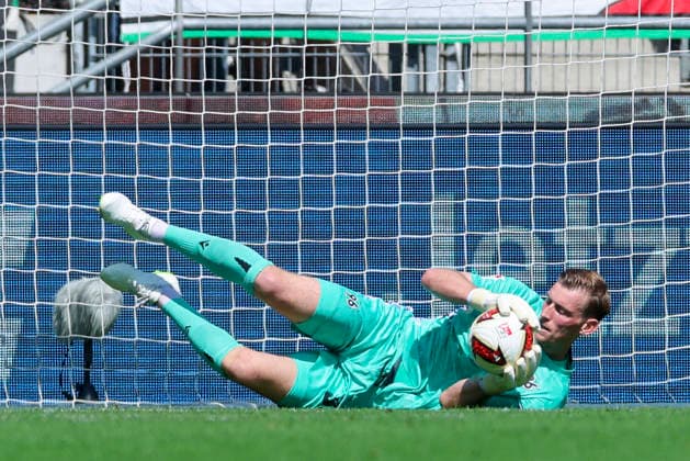 Torhueter Leo Weinkauf (Hannover 96) kontrolliert den Ball waehrend des Spiels der 2. Bundesliga zwischen Hannover 96 und VfL Wolfsburg, Heinz von Heiden Arena am 16. August 2026 in Hannover, Deutschland. (Foto von Marco Steinbrenner DeFodi Images) +++ Torhueter Leo Weinkauf (Hannover 96) controls the ball during the 2nd Bundesliga match between Hannover 96 and VfL Wolfsburg at Heinz von Heiden Arena on August 16, 2026 in Hanover, Germany. (Photo by Marco Steinbrenner DeFodi Images) DFB DFL REGULATIONS PROHIBIT ANY USE OF PHOTOGRAPHS AS IMAGE SEQUENCES AND OR QUASI-VIDEO. (Photo by Marco Steinbrenner DeFodi Images) - *** Goalkeeper Leo Weinkauf of Hannover 96 controls the ball during the 2. Bundesliga match between Hannover 96 and VfL Wolfsburg, Heinz von Heiden Arena on August 16, 2026, in Hanover, Germany. Photo by Marco Steinbrenner, DeFodi Images. Goalkeeper Leo Weinkauf of Hannover 96 controls the ball during the 2nd Bundesliga match between Hannover 96 and VfL Wolfsburg at Heinz von Heiden Arena on August 16, 2026 in Hanover, Germany. Photo by Marco Steinbrenner, DeFodi Images. DFB and DFL regulations prohibit any use of photographs as image sequences and or quasi-video. Photo by Marco Steinbrenner, DeFodi Images.