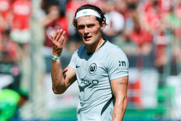 Fabian Reese (VfL Wolfsburg) schaut enttaeuscht waehrend des Spiels der 2. Bundesliga zwischen Hannover 96 und VfL Wolfsburg, Heinz von Heiden Arena am 16. August 2026 in Hannover, Deutschland. (Foto von Marco Steinbrenner DeFodi Images) +++ Fabian Reese (VfL Wolfsburg) looks dejected during the 2nd Bundesliga match between Hannover 96 and VfL Wolfsburg at Heinz von Heiden Arena on August 16, 2026 in Hanover, Germany. (Photo by Marco Steinbrenner DeFodi Images) DFB DFL REGULATIONS PROHIBIT ANY USE OF PHOTOGRAPHS AS IMAGE SEQUENCES AND OR QUASI-VIDEO. (Photo by Marco Steinbrenner DeFodi Images) - *** Fabian Reese of VfL Wolfsburg looks disappointed during the 2. Bundesliga match between Hannover 96 and VfL Wolfsburg, Heinz von Heiden Arena on August 16, 2026, in Hanover, Germany. Photo by Marco Steinbrenner, DeFodi Images. Fabian Reese of VfL Wolfsburg looks dejected during the 2nd Bundesliga match between Hannover 96 and VfL Wolfsburg at Heinz von Heiden Arena on August 16, 2026 in Hanover, Germany. Photo by Marco Steinbrenner, DeFodi Images. DFB and DFL regulations prohibit any use of photographs as image sequences and or quasi-video. Photo by Marco Steinbrenner, DeFodi Images.