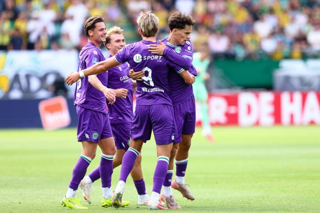 THE HAGUE, NETHERLANDS - AUGUST 16: David van der Werff of FC Groningen, Brynjolfur Andersen Willumsson of FC Groningen, Jorg Schreuders of FC Groningen, Thom van Bergen of FC Groningen celebrating the 0-1 during the Dutch Eredivisie match between ADO Den Haag and FC Groningen at Bingoal stadion on August 16, 2026 in The Hague, Netherlands.  Copyright: xMTB MBxMediax
