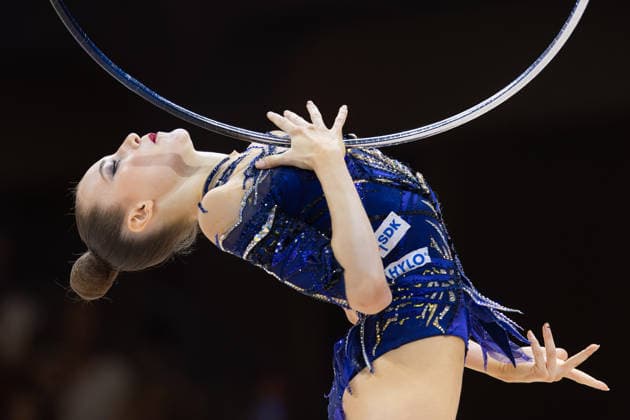Weltmeisterschaft der Rhythmischen Sportgymnastik Darja Varfolomeev (Deutschland) während ihrer Übung mit dem Reifen. Weltmeisterschaft der Rhythmischen Sportgymnastik vom 11. bis zum 16. August in der Festhalle in Frankfurt am Main. Einzelfinale., Frankfurt am Main Hessen Deutschland Festhalle *** World Rhythmic Gymnastics Championships: Darja Varfolomeev of Germany during her hoop routine. World Rhythmic Gymnastics Championships, August 11–16, at the Festhalle in Frankfurt am Main. Individual Finals, Frankfurt am Main, Hesse, Germany, Festhalle