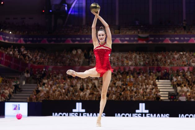 Weltmeisterschaft der Rhythmischen Sportgymnastik Darja Varfolomeev (Deutschland) wird Weltmeisterin mit dem Ball. Weltmeisterschaft der Rhythmischen Sportgymnastik vom 11. bis zum 16. August in der Festhalle in Frankfurt am Main. Einzelfinale., Frankfurt am Main Hessen Deutschland Festhalle *** Rhythmic Gymnastics World Championships: Darja Varfolomeev of Germany Wins World Title in the Ball Event Rhythmic Gymnastics World Championships, August 11–16 at the Festhalle in Frankfurt am Main Individual Finals, Frankfurt am Main, Hesse, Germany, Festhalle