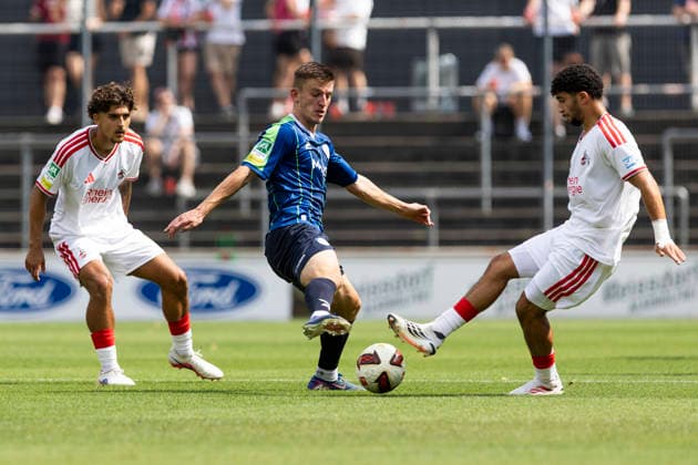 Regionalliga West: 1. FC Köln U21, U 21 - FC Gütersloh, 16.08.2026 Aleksandar Kandic (FC Gütersloh, 27), Fayssal Harchaoui (1. FC Köln U21, 15). Regionalliga West, 1. FC Köln U21 - FC Gütersloh, 3. Spieltag, am 16.08.2026, Franz-Kremer-Stadion, Köln *** Regionalliga West: 1. FC Köln U21 vs. FC Gütersloh, August 16, 2026; Aleksandar Kandic (FC Gütersloh), 27; Fayssal Harchaoui (1. FC Köln U21), 15; Regionalliga West, 1 FC Cologne U21 vs. FC Gütersloh, Matchday 3, on August 16, 2026, Franz Kremer Stadium, Cologne Copyright: xBEAUTIFULxSPORTS Meuselx