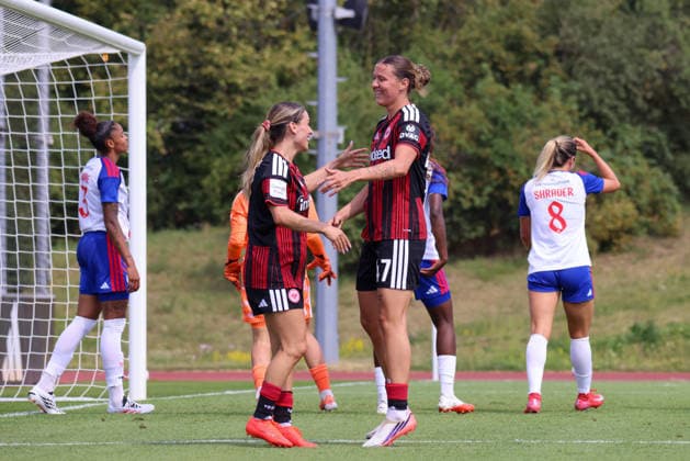 Herzogenaurach, Deutschland: 16.08.2026 - Testspiel - Olympique Lyon Frauen vs. Eintracht Frankfurt Frauen Im Bild: Torschützin Larissa Mühlhaus (SGE), rechts im Bild, macht das Tor zum 1:0 für Frankfurt Torschützin Larissa Mühlhaus (SGE) macht das Tor zum 1:0 für Frankfurt und jubelt mit Ereleta Memeti (SGE) *** Herzogenaurach, Germany, August 16, 2026 Friendly Match: Olympique Lyon Women vs. Eintracht Frankfurt Women Pictured: Goal scorer Larissa Mühlhaus (SGE), on the right in the photo, scores the 1–0 goal for Frankfurt. Goal scorer Larissa Mühlhaus (SGE) scores the 1–0 goal for Frankfurt and celebrates with Ereleta Memeti (SGE). Copyright: HMBxMedia MadeleinexFantini