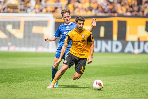 16.08.2026, xomx, Fussball 2.Bundesliga, Dynamo Dresden - SV Darmstadt 98 v.l. Kaan Inagonoglu (Dynamo Dresden) und Florian Kleinhansl (SV Darmstadt 98) im Zweikampf am Ball (DFL DFB REGULATIONS PROHIBIT ANY USE OF PHOTOGRAPHS as IMAGE SEQUENCES and or QUASI-VIDEO) Dresden *** August 16, 2026, xomx, Soccer 2. Bundesliga, Dynamo Dresden vs. SV Darmstadt 98, photo by Kaan Inagonoglu: Dynamo Dresden’s Florian Kleinhansl and SV Darmstadt 98 in a battle for the ball. DFL and DFB regulations prohibit any use of photographs as image sequences and or quasi-video. Dresden