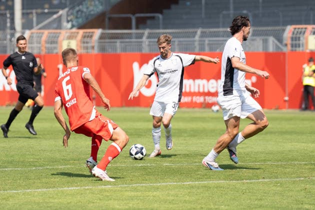 16.08.2026, xhfmx, Fussball Regionalliga Suedwest, FSV Mainz 05 U23 - FSV Frankfurt Corvin Bock (FSV Frankfurt, 30) mit einem Torschuss (DFL DFB REGULATIONS PROHIBIT ANY USE OF PHOTOGRAPHS as IMAGE SEQUENCES and or QUASI-VIDEO) Mainz *** August 16, 2026, xhfmx, Regionalliga Southwest soccer, FSV Mainz 05 U23 vs. FSV Frankfurt, Corvin Bock (FSV Frankfurt), 30 with a shot on goal. DFL and DFB regulations prohibit any use of photographs as image sequences and or quasi-video. Mainz