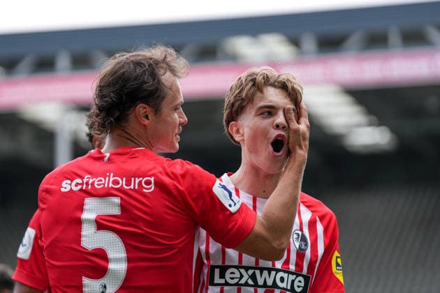 Fabian Rüdlin Fabian Ruedlin (SC Freiburg II, 05), Mladen Mijajlovic (SC Freiburg II, 21) Torjubel, Emotionen, Torschuss, Abschluss, Torerfolg, Treffer , Deutschland, Fussball, Regionalliga Südwest, 2.Spieltag, 2026 2027, SC Freiburg II vs. KSV Hessen Kassel, 16.08.2026, Dreisamstadion, Freiburg Freiburg Dreisamstadion Baden-Wuerttemberg Deutschland *** Fabian Rüdlin Fabian Ruedlin SC Freiburg II, 05, Mladen Mijajlovic SC Freiburg II, 21 Goal celebration, Emotions, Shot on goal, Finish, Goal scored, Goal, Germany, Soccer, Regionalliga Southwest, Matchday 2, 2026–2027, SC Freiburg II vs. KSV Hessen Kassel, August 16, 2026, Dreisamstadion, Freiburg, Dreisamstadion, Baden-Württemberg, Germany Copyright: xArnexAmbergx