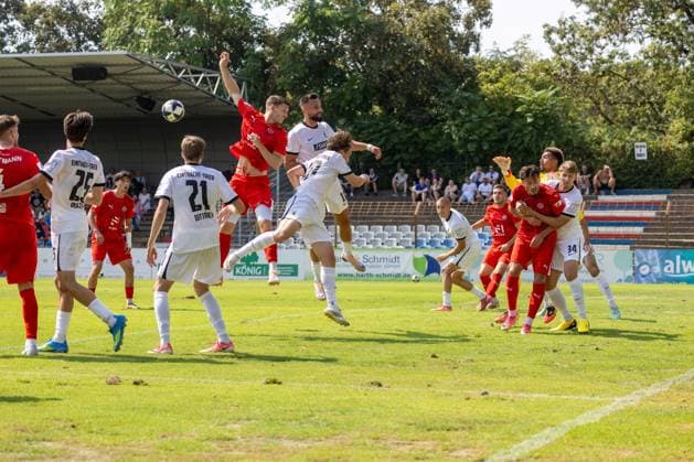 Fußball Regionalliga Südwest 2026 27, 2. Spieltag: VfR Mannheim gegen Eintracht Trier***Keine Torgefahr nach dem Eckball für Mannheim *** 2026-27 Southwest Regional Soccer League, Matchday 2: VfR Mannheim vs. Eintracht Trier***No scoring threat for Mannheim following the corner kick Copyright: xUdoxHerrmannx