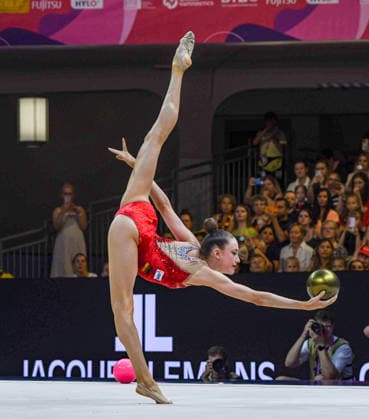 August 16, 2026, Frankfurt, Hesse, Germany: German gymnast DARJA VARFOLOMEEV competes in the 42nd Rhythmic gymnastics, Rhythmische Sportgymnastik, RSG World Championships group individual ball finals in the Festhalle in Frankfurt, Hesse, Germany on Sunday, August 16, 2026. 2026 Rhythmic Gymnastics World Championships Individual Finals  - ZUMAd168 20260816_zsp_d168_020 Copyright: xKaixDambachx