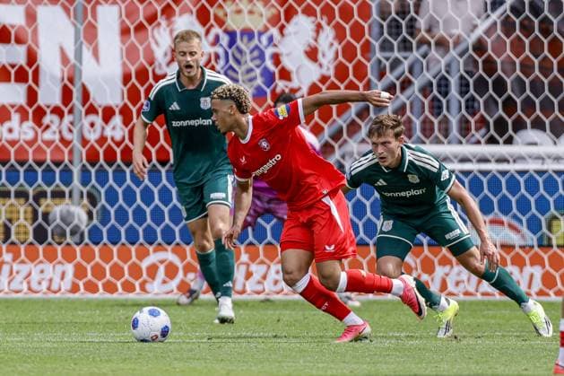 ENSCHEDE , 16-08-2026 , Stadium Grolsch Veste , season 2026 2027 , Dutch Eredivisie football , match between FC Twente and PEC Zwolle , picture shows FC Twente player Daouda Weidmann scores the 1-1 Twente - PEC  x205775377x Copyright: