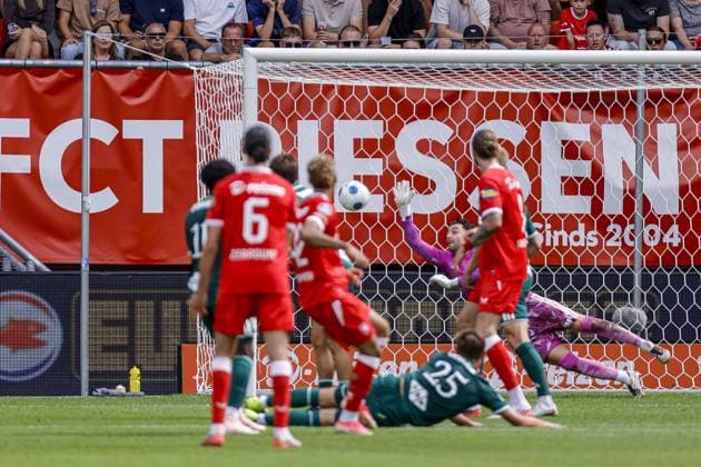 ENSCHEDE , 16-08-2026 , Stadium Grolsch Veste , season 2026 2027 , Dutch Eredivisie football , match between FC Twente and PEC Zwolle , picture shows the 1-1 from FC Twente player Daouda Weidmann Twente - PEC  x205775412x Copyright: