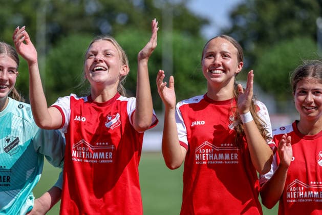 GER, Worms, Wormatia Worms vs SV Eutingen, DFB, DFB Pokal der Frauen, Fussball, Spielzeit 2026 2027, EWR-Arena, Play-offs im Bild: Der SV Eutingen besiegt Wormatia Worms 11:0 nach Toren in den DFB Pokal Playoffs und feiert den Einzug in den DFB Pokal der Frauen, Jubel, Freude und Emotionen DFB DFL REGULATIONS PROHIBIT ANY USE OF PHOTOGRAPHS AS IMAGE SEQUENCES AND OR QUASI-VIDEO, 16.08.2026 *** GER, Worms, Wormatia Worms vs. SV Eutingen, DFB, DFB Women s Cup, Soccer, 2026–2027 Season, EWR Arena, Playoffs in Pictures: SV Eutingen defeats Wormatia Worms 11–0 with goals in the DFB Cup playoffs and celebrates advancing to the DFB Women’s Cup, Jubilation, joy, and emotion. DFB and DFL regulations prohibit any use of photographs as image sequences and or quasi-video. August 16, 2026 Copyright: HMBxMedia HendrikxHamelau