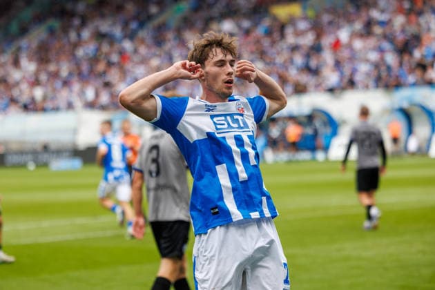 Torjubel 2:3 Torschütze Bernie Lennemann (Rostock) ; GER, FC Hansa Rostock vs. SV Waldhof Mannheim, Fußball, Männer, 3.Liga, 02.Spieltag, Spielzeit 2026 2027, 16.08.2026 Rostock Ostseestadion Mecklenburg - Vorpommern Deutschland *** Goal Celebration 2 3 Goal Scorer Bernie Lennemann Rostock GER, FC Hansa Rostock vs. SV Waldhof Mannheim, Soccer, Men, 3rd Division, Matchday 2, 2026–2027 Season, August 16, 2026, Rostock Ostseestadion, Mecklenburg-Western Pomerania, Germany