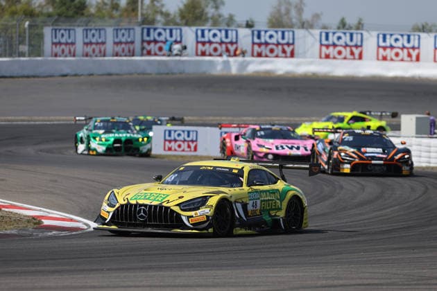 Nürburg, Deutschland 15.- 16. August 2026: DTM - 2026 - Nürburgring - Rennen 2 Sonntag Im Bild: Jules Gounon (FRA 48) führt das Feld vor Ben Dörr Doerr (GER 25) und Matteo Cairoli (ITA 14) an. Nürburgring Rheinland-Pfalz *** Nürburg, Germany, August 15–16, 2026; 2026 DTM Nürburgring Race 2, Sunday; Pictured: Jules Gounon (FRA) 48 leads the field ahead of Ben Dörr (GER) 25 and Matteo Cairoli (ITA) 14 at the Nürburgring, Rhineland-Palatinate Copyright: xFotostandx xFWMEDIAx