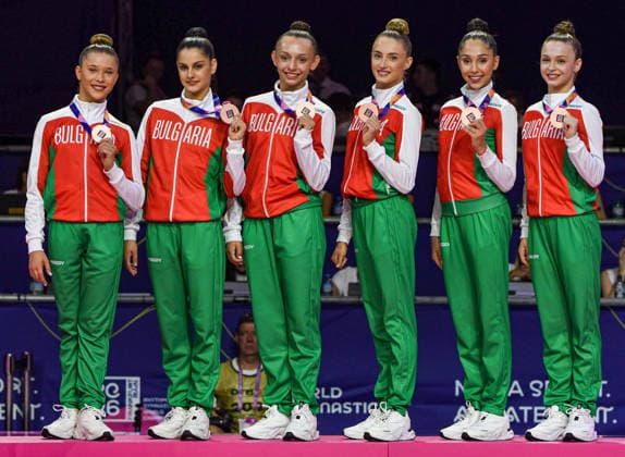 August 16, 2026, Frankfurt, Hesse, Germany: The Bulgarian team, copmrised of RAYA BOZHILOVA, MAGDALINA MINEVSKA, EMILIA OBRETENOVA, RACHEL STOYANOV, MAGDALENA VALKOVA, and MARGARITA VASILEVA, show off their bronze medals after finishing third in the 42nd Rhythmic gymnastics, Rhythmische Sportgymnastik, RSG World Championships group three hoops and two pairs clubs finals in the Festhalle in Frankfurt, Hesse, Germany on Sunday, August 16, 2026. 2026 Rhythmic Gymnastics World Championships Group Finals  - ZUMAd168 20260816_zsp_d168_053 Copyright: xKaixDambachx