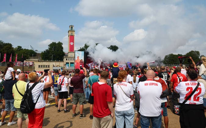 RB Leipzig Ð Saisoneroeffnung Bundesliga Leipzig, 16.08.2026, Festwiese vor der Red Bull Arena, Fussball, 1.Bundesliga, RB Leipzig, Saisoneröffnung , Im Bild: Season Heat Up 2026. Bühne. Vorstellung der Mannschaften. Fanfest. , Nur zur redaktionellen Nutzung. Only editorial use. , *** RB Leipzig – Bundesliga Season Opener, Leipzig, August 16, 2026, Festwiese in front of the Red Bull Arena, Soccer, Bundesliga 1, RB Leipzig, Season Opener, Pictured: Season Heat Up 2026 stage, team introductions, fan festival, For editorial use only, Picture Point