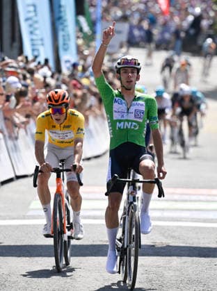 Czech Tour cycling race, Stage 4, in Prostredni Becva, Czech Republic, on August 16, 2026. From left, overall leader Andrew August from the Netcompany INEOS team and stage winner Alessandro Fancellu from the MBH Bank CSB ‹‹Telecom Fort team. (CTKxPhoto DaliborxGluck) CTKPhotoP2026081603553  CTKPhotoP2026081603553