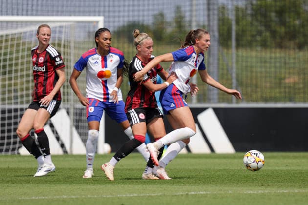 16.08.2026, xgrfx, Fussball Testspiel Frauen , OL Lyonnes - Eintracht Frankfurt v.l. Pia-Sophie Wolter (Eintracht Frankfurt), Jule Brand (OL Lyonnes) (DFL DFB REGULATIONS PROHIBIT ANY USE OF PHOTOGRAPHS as IMAGE SEQUENCES and or QUASI-VIDEO) Herzogenaurach *** August 16, 2026, xgrfx, Women s Soccer Friendly, OL Lyonnes vs. Eintracht Frankfurt, featuring Pia Sophie Wolter of Eintracht Frankfurt, Jule Brand, OL Lyonnes. DFL and DFB regulations prohibit any use of photographs as image sequences and or quasi-video. Herzogenaurach