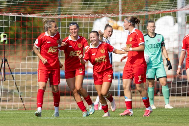 DFB-Pokal Playoffs Frauen: 1. FFV Erfurt vs. FC Ingolstadt 04; Erfurt; 16.08.2026 1:1 durch Kira Hasenbein ( 15; 1. FFV Erfurt) (Bildmitte), Angelina Lübcke ( 9; 1. FFV Erfurt) (ganz links), Tessa Berger ( 16; 1. FFV Erfurt) (zweite von links) und Laura Krug ( 11; 1. FFV Erfurt) (rechts) DFB-Pokal Playoffs Frauen: 1. FFV Erfurt vs. FC Ingolstadt 04; Sportforum Johannesplatz Erfurt; 16.08.2026 DFB REGULATIONS PROHIBIT ANY USE OF PHOTOGRAPHS AS IMAGE SEQUENCES AND OR QUASI-VIDEO. *** DFB Cup Playoffs Women s 1: FFV Erfurt vs. FC Ingolstadt 04, Erfurt, August 16, 2026, 1–1 (goal by Kira Hasenbein, 15 1 , FFV Erfurt, center of photo; Angelina Lübcke, 9 1 , FFV Erfurt, far left), Tessa Berger 16 1 FFV Erfurt, second from the left, and Laura Krug 11 1 FFV Erfurt, on the right DFB Cup Playoffs Women’s 1 FFV Erfurt vs. FC Ingolstadt 04 Sportforum Johannesplatz, Erfurt, August 16, 2026 DFB REGULATIONS PROHIBITANY USE OF PHOTOGRAPHS AS IMAGE SEQUENCES AND OR QUASI-VIDEO Copyright: xBEAUTIFULxSPORTS Duehringx