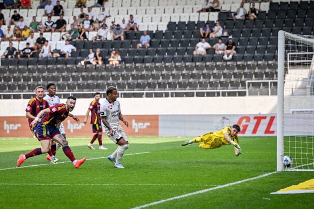 LUGANO, SWITZERLAND - AUGUST 16: Beckham Castro of Lugano scores a goal against goalkeeper Leonardo Sacchelli of Vedeggio during the Swiss Cup match between Vedeggio Calcio and FC Lugano at AIL Arena on August 16, 2026 in Lugano, Switzerland. Lugano AIL Arena Ticino Switzerland *** LUGANO, SWITZERLAND, AUGUST 16 — Beckham Castro of Lugano scores a goal against goalkeeper Leonardo Sacchelli of Vedeggio during the Swiss Cup match between Vedeggio Calcio and FC Lugano at AIL Arena on August 16, 2026, in Lugano, Switzerland. Lugano, AIL Arena, Ticino, Switzerland Copyright: xJustPictures.ch AndreaxBrancax jp-en-EuSpIm-AB_16082026_3932