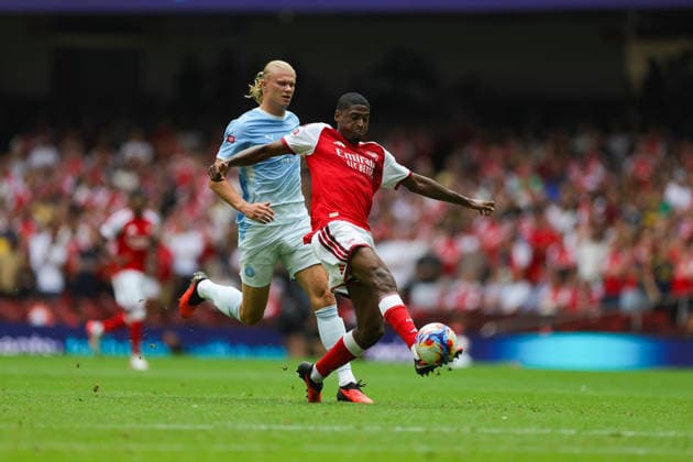 Arsenal v Manchester City, FA Community Shield Cristhian Mosquera (3) of Arsenal holds off Erling Haaland (9) of Manchester City during the FA Community Shield match between Arsenal and Manchester City at Millenium Stadium, Cardiff, UK on 16 August 2026. Editorial use only DataCo restrictions apply See www.football-dataco.com , Copyright: xNigelxKeenex PSI-24687-0017