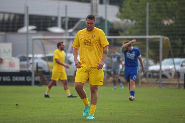 Heisse Temperaturen Niklas Suele (SV Tiefenbach, 22), SV Tiefenbach vs. SG Kirchardt, Fussball, bfv - Kreisliga Sinsheim, 1. Spieltag, 2026 2027, 16.08.2026, SV Tiefenbach vs. SG Kirchardt, Fussball, bfv - Kreisliga Sinsheim, 1. Spieltag, 2026 2027, 16.08.2026 Östringen *** Hot Temperatures Niklas Suele SV Tiefenbach, 22, SV Tiefenbach vs. SG Kirchardt, Soccer, bfv Sinsheim District League, Matchday 1, 2026–2027, August 16, 2026, SV Tiefenbach vs. SG Kirchardt, Soccer, bfv Sinsheim District League, Matchday 1, 2026–2027, August 16, 2026, Östringen Copyright: xEibner-Pressefoto VornamexNachnax EP_JPA