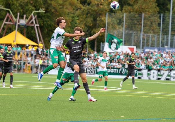 Fussball: Schweiz: Schweizer Cup 2026 2027 - 16.08.2026 - FC Thalwil vs. FC St. Gallen 1879 - Sportanlage Brand (Thalwil ZH, Schweiz); Zweikampf zwischen Flynn Kopp (FC Thalwil) und Joel Ruiz FC St. Gallen 1879) Thalwil ZH Sportanlage Brand Kanton Zürich Schweiz *** Soccer Switzerland Swiss Cup 2026 2027 August 16, 2026 FC Thalwil vs. FC St. Gallen 1879 Brand Sports Complex, Thalwil, ZH, Switzerland: A duel between Flynn Kopp of FC Thalwil and Joel Ruiz of FC St. Gallen 1879; Thalwil, ZH; Brand Sports Complex; Canton of Zurich, Switzerland Copyright: xAmiirxAmedjouax