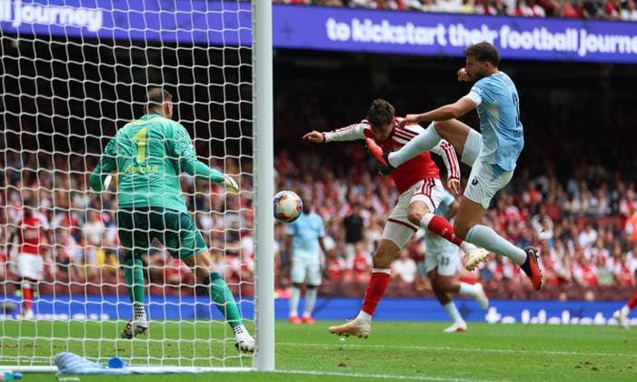 Kai Havertz of Arsenal scores a header goal past Gianluigi Donnarumma to put Arsenal 2-0 up Arsenal v Manchester City - The FA Charity Shield Final 2026, Football. Principality Stadium, Cardiff, WALES, UK. 16 AUG 2026Cardiff Principality Stadium WALES United Kingdom  Copyright: xJASONPIX Shutterstockx 17095653ae