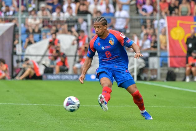 Kevin Rueegg (FC Basel, 27) mit Ball. GER, FC Basel vs FC Barcelona, Barca Fussball, Testspiel, Saison 2026 2027, 16.08.2026 GER, FC Basel vs FC Barcelona, Fussball, Testspiel, Saison 2026 2027, 16.08.2026 Basel *** Kevin Rueegg, FC Basel, 27, with the ball, GER, FC Basel vs. FC Barcelona, soccer, friendly match, 2026–2027 season, August 16, 2026 GER, FC Basel vs. FC Barcelona, soccer, friendly match, 2026–2027 season, August 16, 2026 Basel Copyright: xEibner-Pressefotox EP_THS