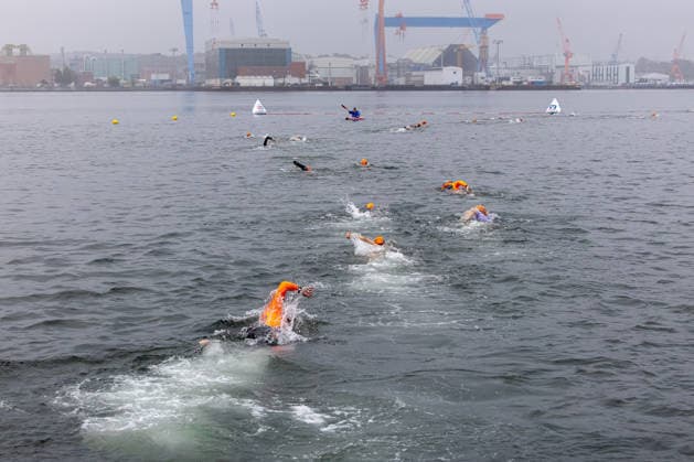 16.08.2026 USC Kiel 37. KN Förde Triathlon 2026 Sprinttriathlon Gruppe 1 (alle Frauen) Schwimmen Kiel Reventlouwiese Schleswig Holstein Deutschland *** August 16, 2026 USC Kiel 37 KN Förde Triathlon 2026 Sprint Triathlon Group 1 All Women Swimming Kiel Reventlouwiese Schleswig-Holstein Germany