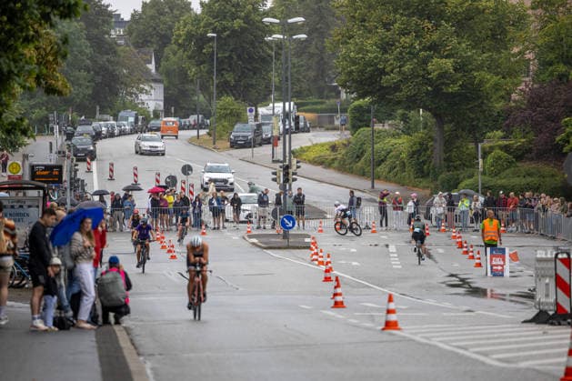 16.08.2026 USC Kiel 37. KN Förde Triathlon 2026 Sprinttriathlon Gruppe 1 (alle Frauen) Radstrecke Kiel Reventlouwiese Schleswig Holstein Deutschland *** August 16, 2026 USC Kiel 37 KN Förde Triathlon 2026 Sprint Triathlon Group 1 All Women Cycling Course Kiel Reventlouwiese Schleswig-Holstein Germany