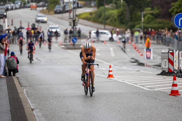 16.08.2026 USC Kiel 37. KN Förde Triathlon 2026 Sprinttriathlon Gruppe 1 (alle Frauen) Radstrecke Kiel Reventlouwiese Schleswig Holstein Deutschland *** August 16, 2026 USC Kiel 37 KN Förde Triathlon 2026 Sprint Triathlon Group 1 All Women Cycling Course Kiel Reventlouwiese Schleswig-Holstein Germany