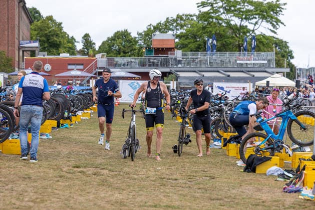 16.08.2026 USC Kiel 37. KN Förde Triathlon 2026 Sprinttriathlon Gruppe 2 (Männer, ab AK 35) Wechselzone Kiel Reventlouwiese Schleswig Holstein Deutschland *** August 16, 2026 USC Kiel 37 KN Förde Triathlon 2026 Sprint Triathlon Group 2 Men, Age Group 35 and up Transition Area: Kiel Reventlouwiese, Schleswig-Holstein, Germany