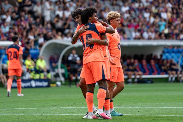 Fussball, Testspiel: FC Basel 1893 vs. FC Barcelona, Barca - Sonntag, 16.08.2026 (St. Jakob-Park, Basel, Schweiz); Torjubel nach dem Tor von Karim Adeyemi (14, FC Barcelona) zum 1:0 für den FC Barcelona, Marc Bernal (22, FC Barcelona), Fermin (16, FC Barcelona) *** Soccer, Friendly Match: FC Basel 1893 vs. FC Barcelona, Sunday, August 16, 2026, St. Jakob Park, Basel, Switzerland. Celebrations after Karim Adeyemi (14, FC Barcelona) scored to make it 1–0 for FC Barcelona; Marc Bernal (22, FC Barcelona), Fermin (16), FC Barcelona Copyright: xValentinxDomgjonix