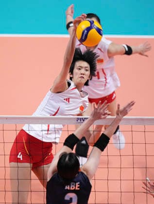 (260816) -- HONG KONG, Aug. 16, 2026 -- Si Jingyu (top) of China spikes the ball during the final between China and Japan at the 2026 Asian Eastern Zonal Women s Volleyball Championship in Hong Kong, south China, Aug. 16, 2026. ) (SP)CHINA-HONG KONG-VOLLEYBALL-ASIAN EASTERN ZONAL WOMEN S VOLLEYBALL CHAMPIONSHIP (CN) LuixSiuxWai 