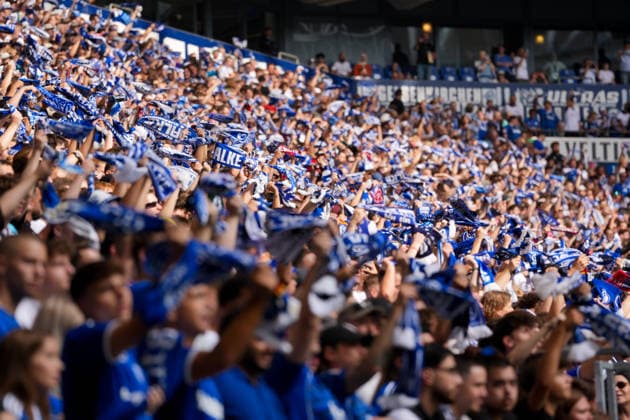 Fans der FC Schalke 04 jubeln auf der Tribuene. GER, FC Schalke 04 vs Real Madrid CF, Freundschaftsspiel, Freundschaftspiel, 16.08.2026 DFL REGULATIONS PROHIBIT ANY USE OF PHOTOGRAPHS AS IMAGE SEQUENCES AND OR QUASI-VIDEO GER, FC Schalke 04 vs Real Madrid CF, Freundschaftsspiel, Freundschaftspiel, 16.08.2026 Gelsenkirchen *** FC Schalke 04 fans cheer from the stands GER, FC Schalke 04 vs. Real Madrid CF, Friendly Match, Friendly Match, August 16, 2026. DFL regulations prohibit any use of photographs as image sequences and or quasi-video. GER, FC Schalke 04 vs. Real Madrid CF, Friendly Match, Friendly Match, August 16, 2026, Gelsenkirchen Copyright: xEibner-Pressefoto ScottxColemanx EP_SCN