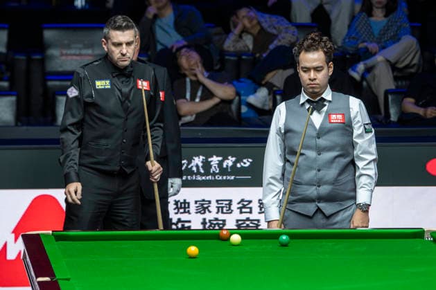 (260816) -- TAIYUAN, Aug. 16, 2026 -- Mark Selby (L) of England and Noppon Saengkham of Thailand react during the final match at China Open 2026 snooker tournament in Taiyuan, north China s Shanxi Province, Aug. 16, 2026. ) (SP)CHINA-TAIYUAN-SNOOKER-CHINA OPEN-FINAL CaoxYang 