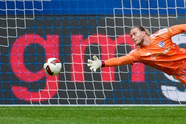 Torhueter Loris Karius (FC Schalke 04) in action during the during the Pre-Season Friendly match between FC Schalke 04 and Real Madrid at Veltins Arena on August 16, 2026 in Gelsenkirchen, Germany. (Photo by Alex Gottschalk DeFodi Images) - *** Goalkeeper Loris Karius of FC Schalke 04 in action during the preseason friendly match between FC Schalke 04 and Real Madrid at Veltins Arena on August 16, 2026, in Gelsenkirchen, Germany. Photo by Alex Gottschalk, DeFodi Images