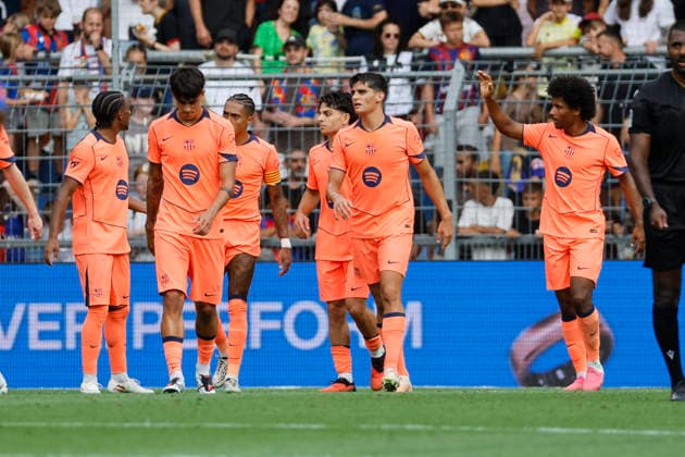 Torjubel FC Barcelona, Barca beim 0:1 durch Karim Adeyemi (FC Barcelona, 14) , Schweiz, Fussball, Testspiel, 2026 2027, FC Basel vs. FC Barcelona, 16.08.2026, Basel Sankt Jakob Park Schweiz *** FC Barcelona celebrates Karim Adeyemi s 0-1 goal, FC Barcelona, 14, Switzerland, soccer, friendly match, 2026–2027, FC Basel vs. FC Barcelona, August 16, 2026, St. Jakob Park, Basel, Switzerland Copyright: xGrantxHubbsx