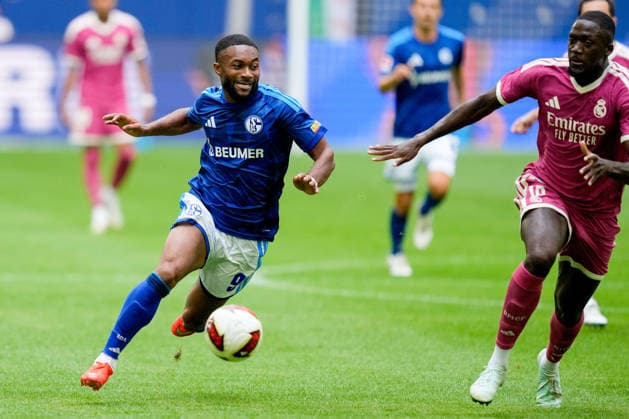 Moussa Sylla (FC Schalke 04) controls the ball during the during the Pre-Season Friendly match between FC Schalke 04 and Real Madrid at Veltins Arena on August 16, 2026 in Gelsenkirchen, Germany. (Photo by Alex Gottschalk DeFodi Images) - *** Moussa Sylla of FC Schalke 04 controls the ball during the preseason friendly match between FC Schalke 04 and Real Madrid at Veltins Arena on August 16, 2026, in Gelsenkirchen, Germany. Photo by Alex Gottschalk, DeFodi Images