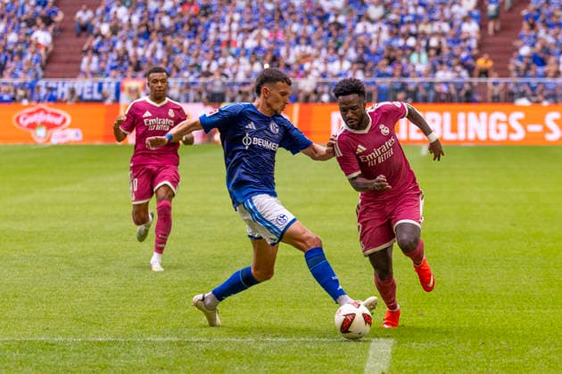 15.08.2026, Fussball, Testspiel FC Schalke 04 - Real Madrid CF. v. l. Dejan Ljubicic (FC Schalke 04), Vinicius Junior (Real Madrid CF). Gelsenkirchen Veltins Arena NRW Deutschland xRHR-FOTO DEx *** August 15, 2026, Soccer, Friendly Match: FC Schalke 04 vs. Real Madrid CF, featuring Dejan Ljubicic (FC Schalke 04) and Vinicius Junior (Real Madrid CF), Gelsenkirchen, Veltins Arena, North Rhine-Westphalia, Germany, xRHR, PHOTO: DEx Copyright: DennisxEwert RHR-FOTOx RHR-FOTO DE