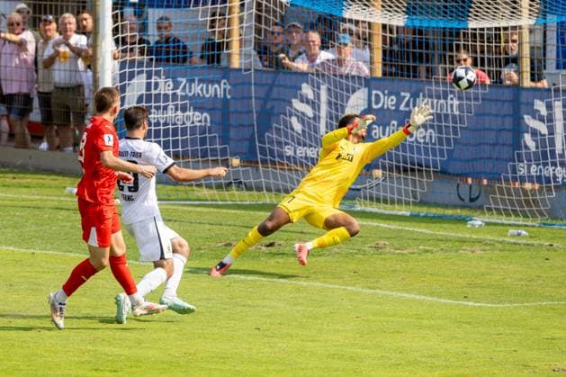 Fußball Regionalliga Südwest 2026 27, 2. Spieltag: VfR Mannheim gegen Eintracht Trier***Kein Tor von Pasqual Pander (18, Mannheim) wegen Abseits *** 2026-27 Southwest Regional Soccer League, Matchday 2: VfR Mannheim vs. Eintracht Trier***No goal by Pasqual Pander (18), Mannheim—offside Copyright: xUdoxHerrmannx