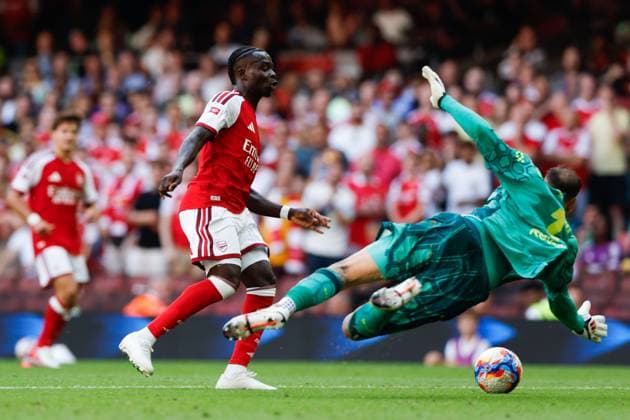 Bukayo Saka of Arsenal (left) goes close as Gianluigi Donnarumm of Manchester City (right) dives Arsenal v Manchester City, FA Community Shield, Principality Stadium, Cardiff, UK - 16 Aug 2026Cardiff Principality Stadium United Kingdom EDITORIAL USE ONLY No use with unauthorised audio, video, data, fixture lists, club league logos or live services. Online in-match use limited to 120 images, no video emulation. No use in betting, games or single club league player publications.  Copyright: xMattxImpey Shutterstockx 17096419ei