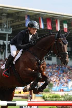 1. Platz, Weltmeister Michael Jung (GER, Deutschland, Germany) mit Pferd fischerChipmunk FRH, Chipmunk FRH, Siegejubel, Jubel, Siegerfaust, Emotion , Vielseitigkeit , FEI Eventing World Championship, WM, Weltmeisterschaft , DHL-Preis, Einzel Mannschaft, AACHEN - FEI World Championships 2026, Weltfest des Pferdesports, Reitsport Weltmeisterschaft 2026, Aachen 2026, Welcome Home 2026, Aachener Soers, 11. bis 23. August 2026, Reitsport, 16.08.2026, Aachen Aachener Soers Deutschland *** 1st place, World Champion Michael Jung GER, Germany, riding fischerChipmunk FRH, Chipmunk FRH, celebration of victory, celebration, victory fist, emotion, eventing, FEI Eventing World Championship, DHL Prize, individual and team, AACHEN FEI World Championships 2026, World Festival of Equestrian Sports, 2026 Equestrian World Championships, Aachen 2026, Welcome Home 2026, Aachen Soers, August 11–23, 2026, Equestrian Sports, August 16, 2026, Aachen Soers, Germany
